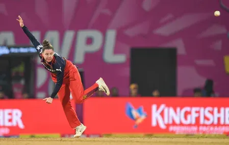 लिंसी स्मिथ बनीं ICC विमेंस T20 की नंबर-1 गेंदबाज़, विश्व कप से पहले इंग्लैंड का दबदबा