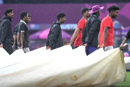 Will Persistent Rain Disrupt the Women's WC Toss at DY Patil Stadium?