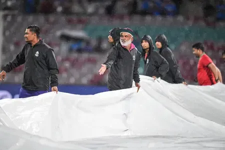 Women's WC: Rain delays toss and start of play in India v South Africa final