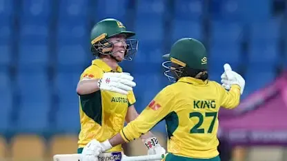 How Did Mooney and King Lead Australia to 221/9 Against Pakistan in the Women's World Cup?