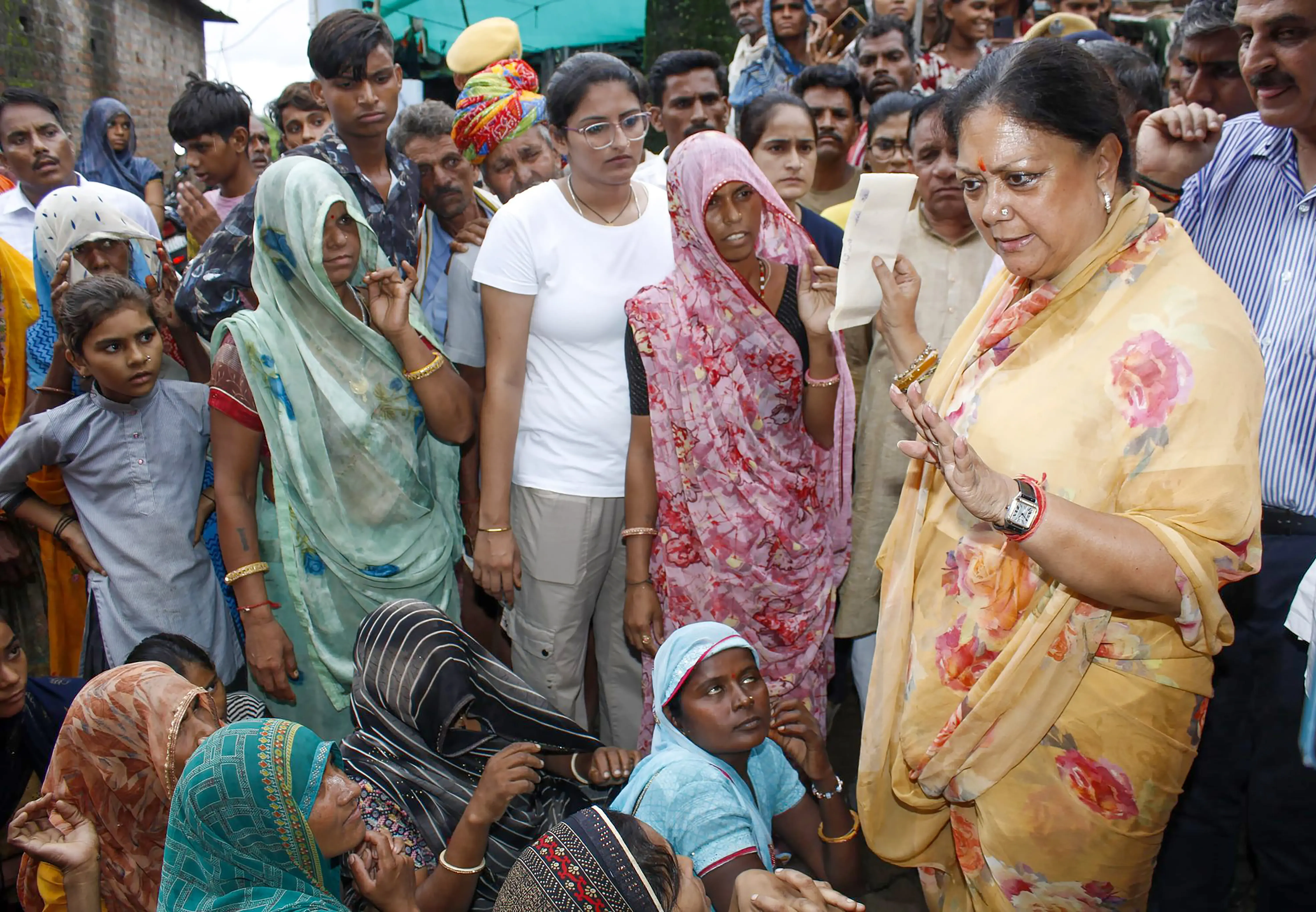 Is Worker Our Ambassador? Officers Must Respond: Vasundhara Raje