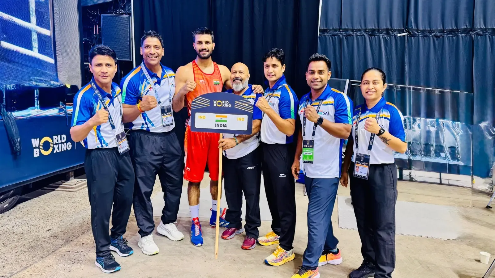 How Did Lakshya Chahar Dominate Hussein Iashaish to Advance in World Boxing Championships?