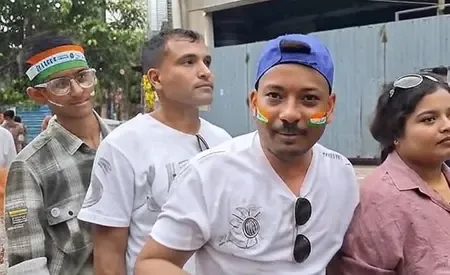 महिला वर्ल्ड कप 2025 : जोश में नजर आए फैंस, भारत के जीतने की उम्मीद, जुबीन गर्ग को श्रद्धांजलि