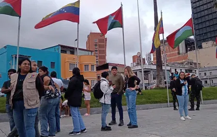 Venezuela earthquakes: World leaders rally aid after 32 killed, 700+ hurt