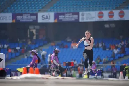 Can Zileide and Fatma Defeat Long Jump Legend Karolina?
