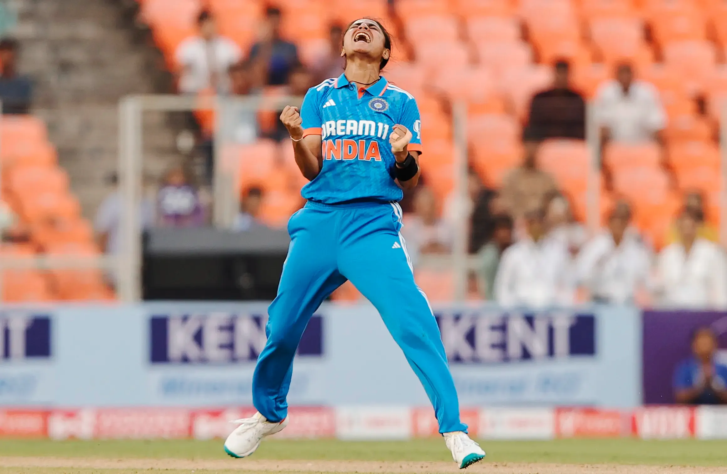 WPL 2025: Saima Thakor Aims for Women's ODI World Cup Triumph