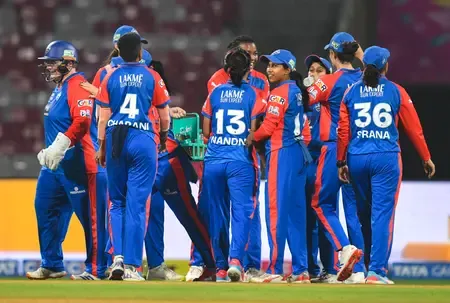 Can Delhi Bowlers Overcome Lanning–Deol's Stand to Restrict UP Warriorz?