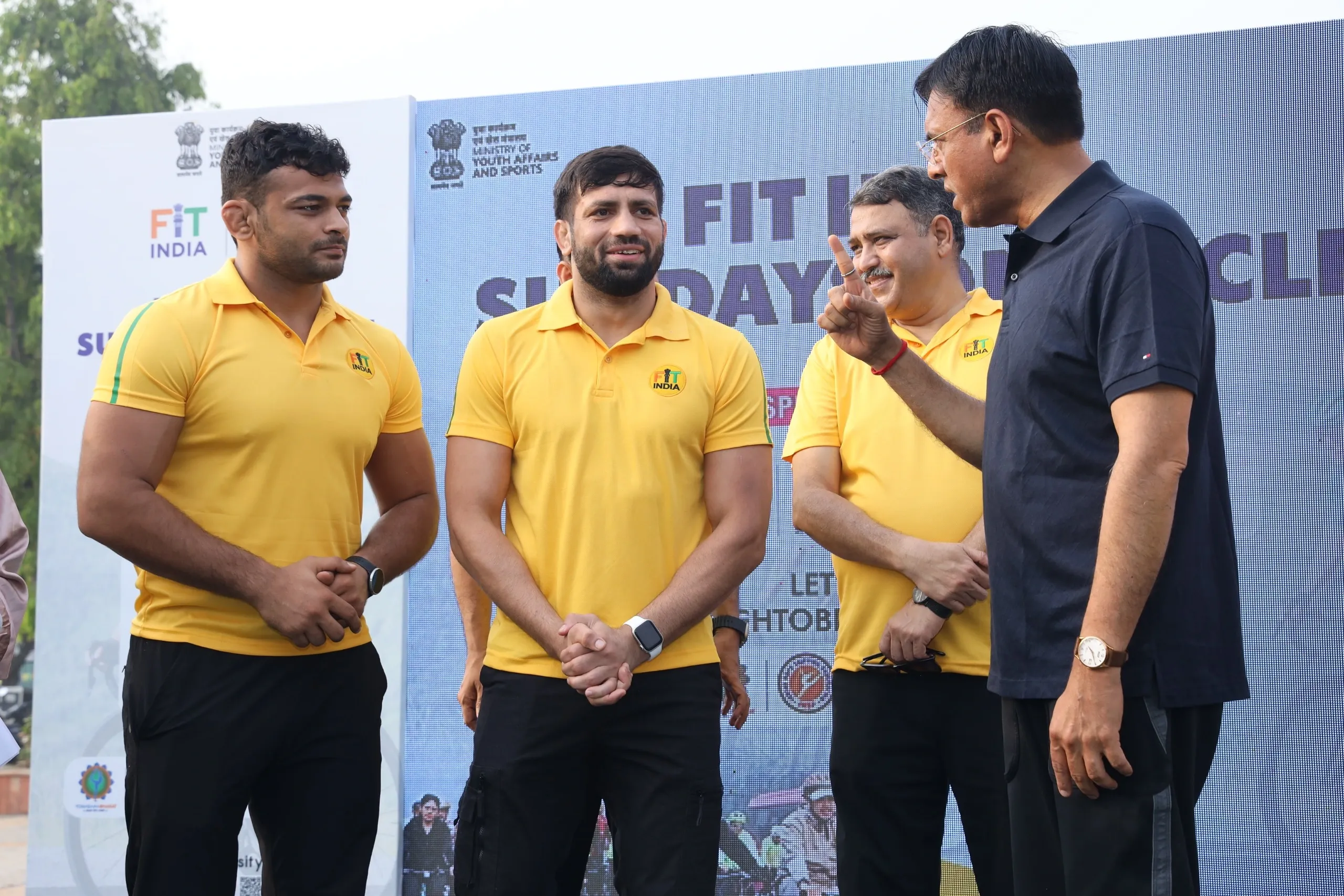 Did Wrestlers Ravi Dahiya and Deepak Punia Inspire Fitness at 'Fit India Sundays on Cycle' in Delhi?