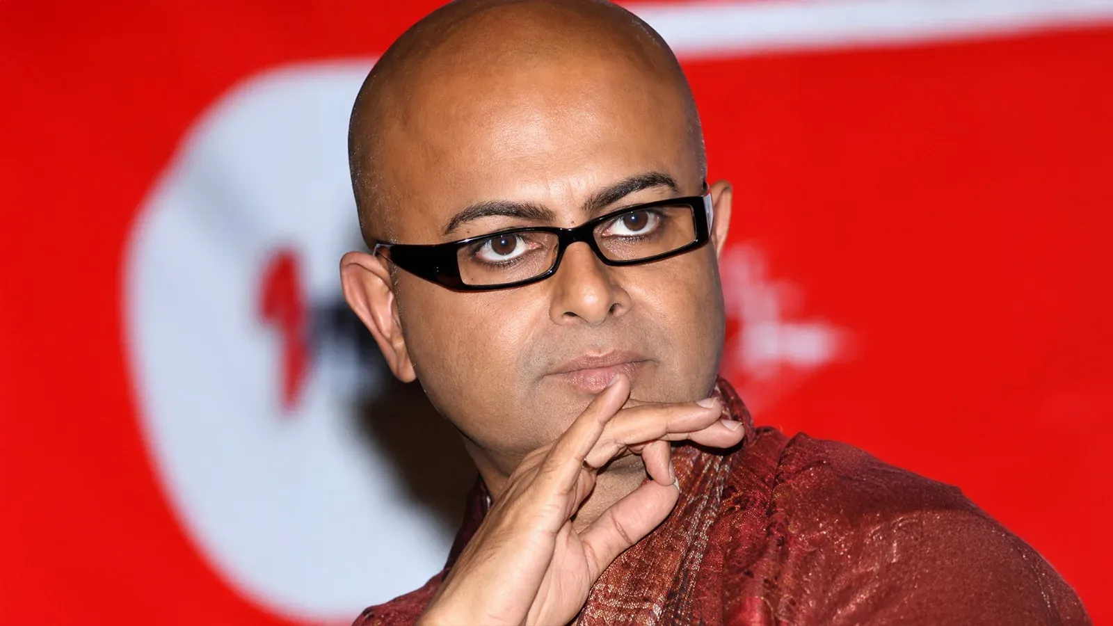 ऋतुपर्णो घोष: बंगाली सिनेमा के वो शिल्पकार जिन्होंने 'उनीशे अप्रैल' से 'द लास्ट लियर' तक 12 राष्ट्रीय पुरस्कार जीते