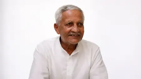 यादों में अदम : 'समय से मुठभेड़' करने वाला शायर, जिसने फाइलों में 'गांव का मौसम गुलाबी' देखा