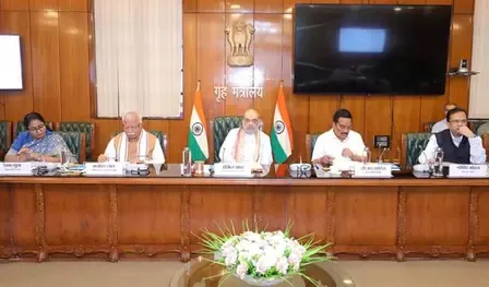 यमुना को स्वच्छ बनाने को लेकर अमित शाह ने की बड़ी बैठक, रेखा गुप्ता रहीं मौजूद