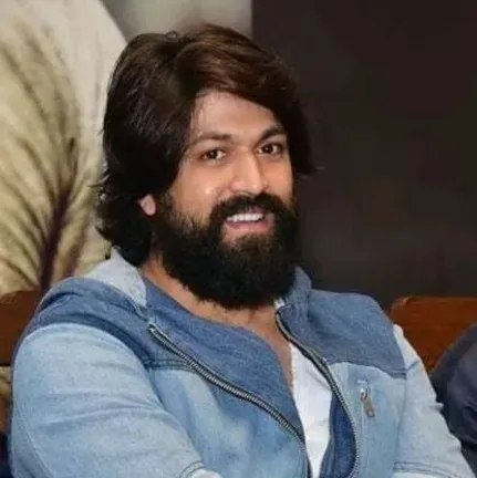 Yash praises Kiara Advani in Toxic: 'India will fall in love with her again'