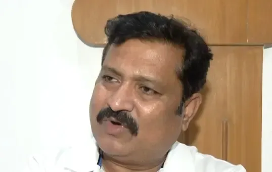भाजपा की 'लोकतंत्र बचाओ' पदयात्रा पर विपक्ष का पलटवार, नितिन नवीन ने नई दिल्ली में किया नेतृत्व