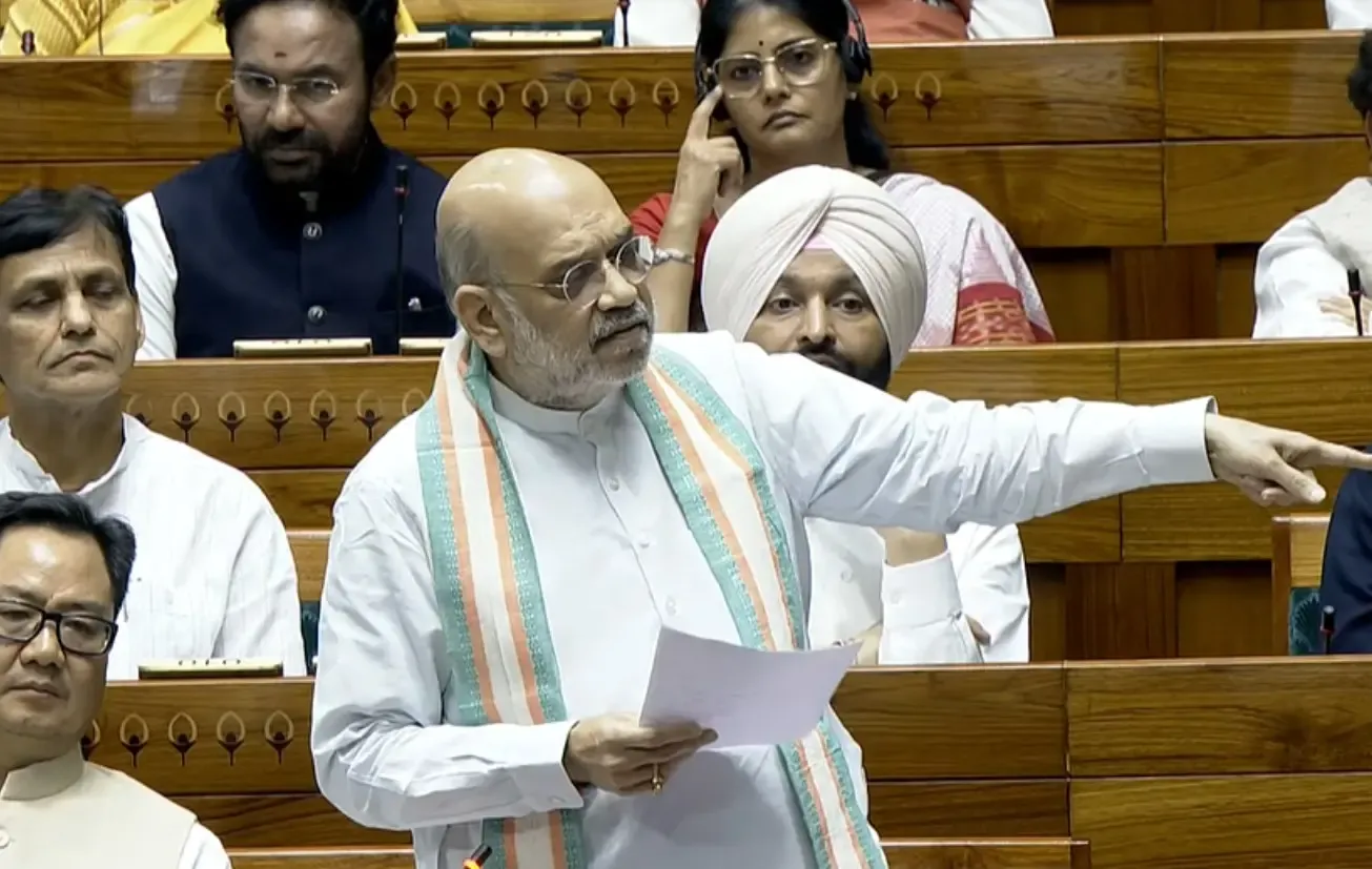 अमित शाह का बयान: नरेंद्र मोदी की सरकार विकास के लिए प्रतिबद्ध, हथियार उठाने वालों का होगा हिसाब