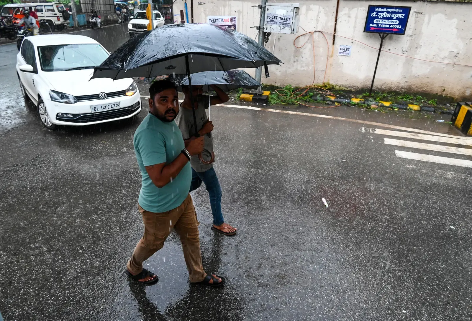 Yellow alert in 18 Bihar districts: thunderstorms, 40-50 kmph winds on Friday