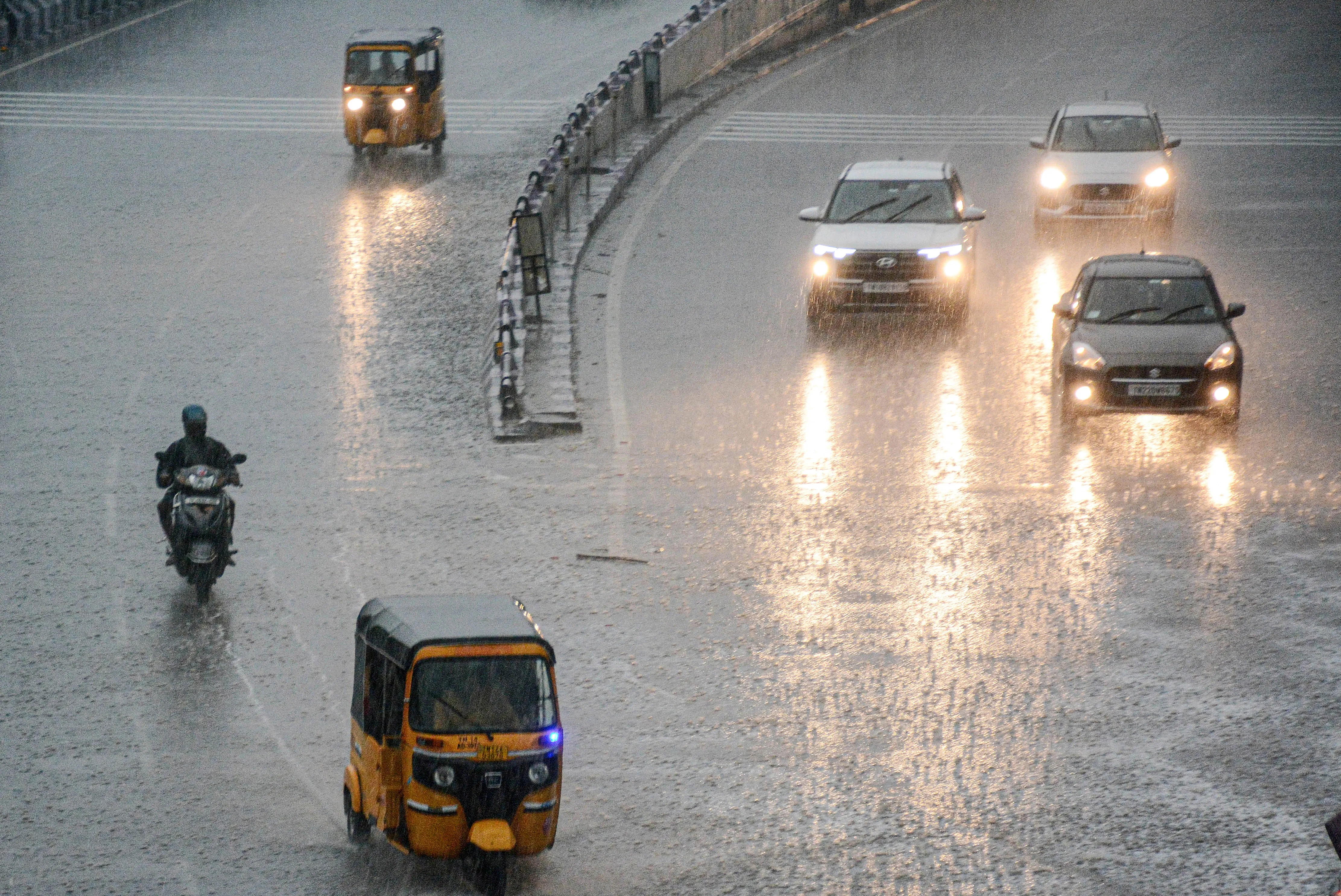 Is a Yellow Alert Issued for Chennai and Nearby Districts Due to Expected Heavy Rainfall?