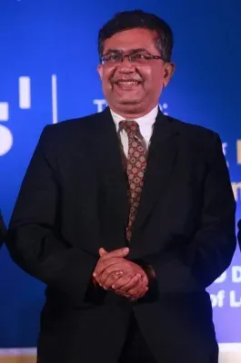 NSE सीईओ आशीष कुमार चौहान बोले — आधुनिक जीवनशैली में योग अनिवार्य, मानसिक-शारीरिक दोनों समस्याओं में राहत