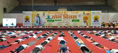 योगमय हुआ नोएडा स्टेडियम, भव्यता के साथ मनाया गया 11वां अंतर्राष्ट्रीय योग दिवस