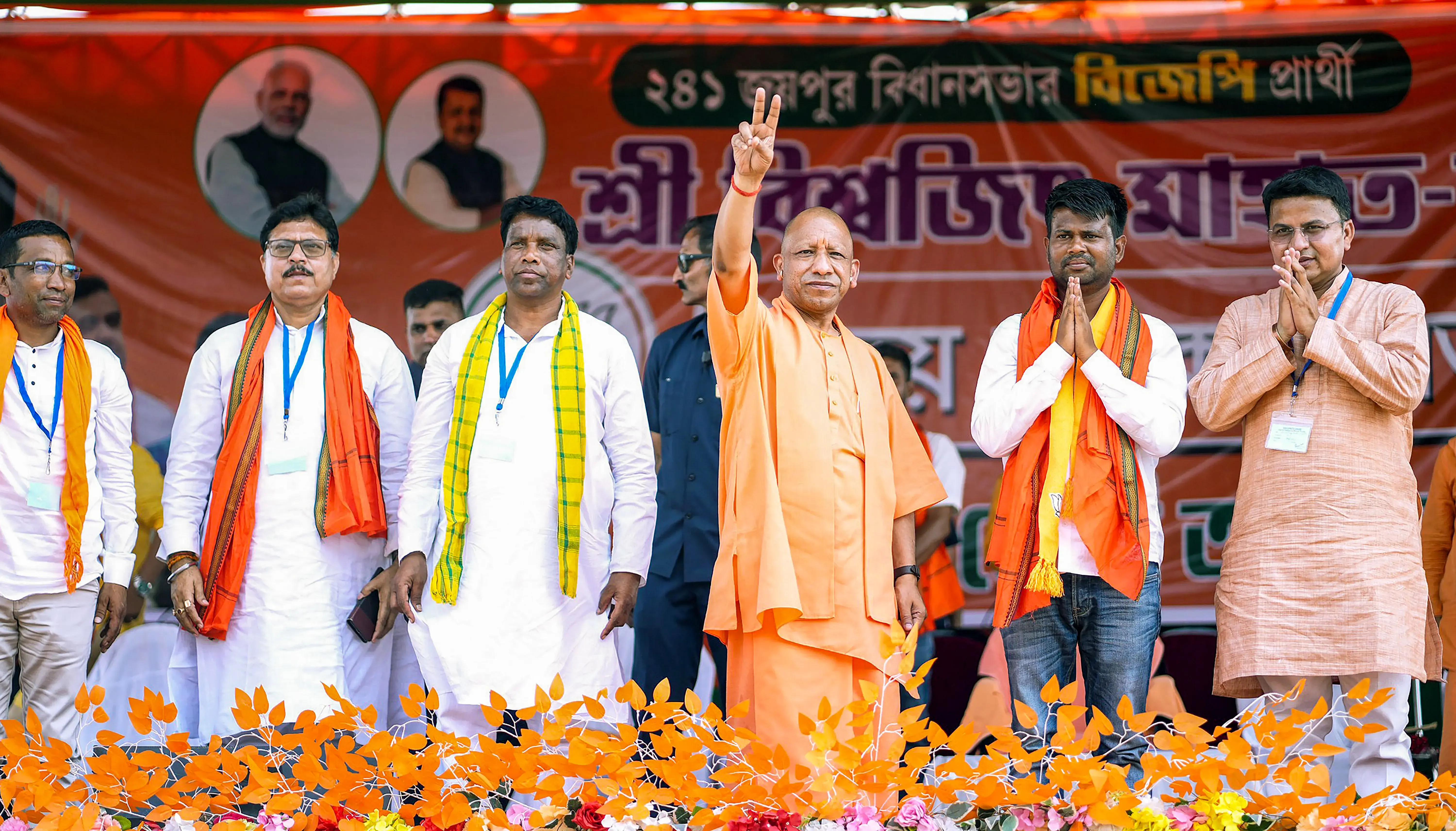 Yogi Adityanath Calls for Change in West Bengal Amidst Youth and Farmer Distress