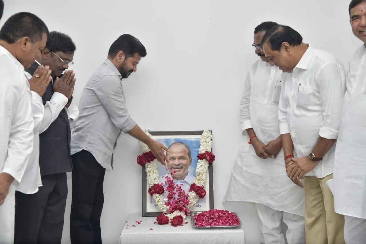 YSR death anniversary: Telangana CM Revanth Reddy leads tributes in Delhi