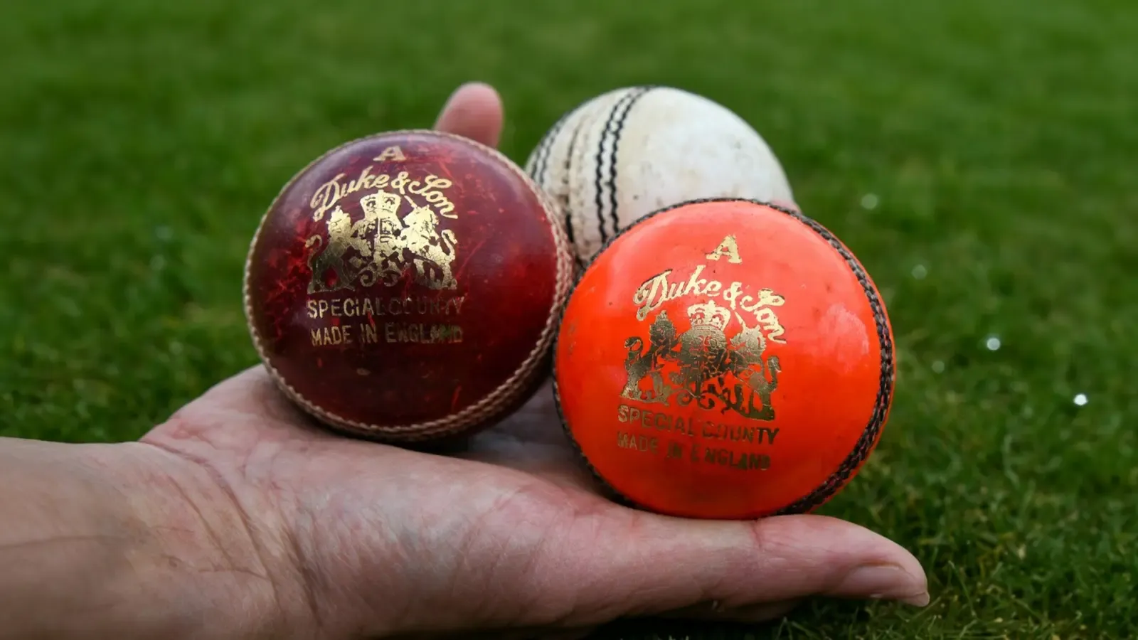 इंग्लिश क्रिकेट को 'ड्यूक बॉल' की कमी से जूझना होगा, शिपिंग में बाधा