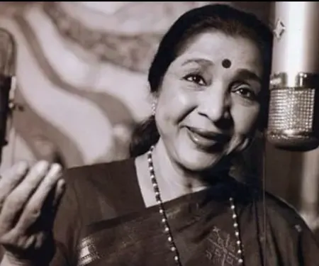 जीनत अमान और जया प्रदा ने आशा ताई को दी भावुक श्रद्धांजलि, बोलीं- 'आपकी आवाज कभी फीकी नहीं पड़ेगी'