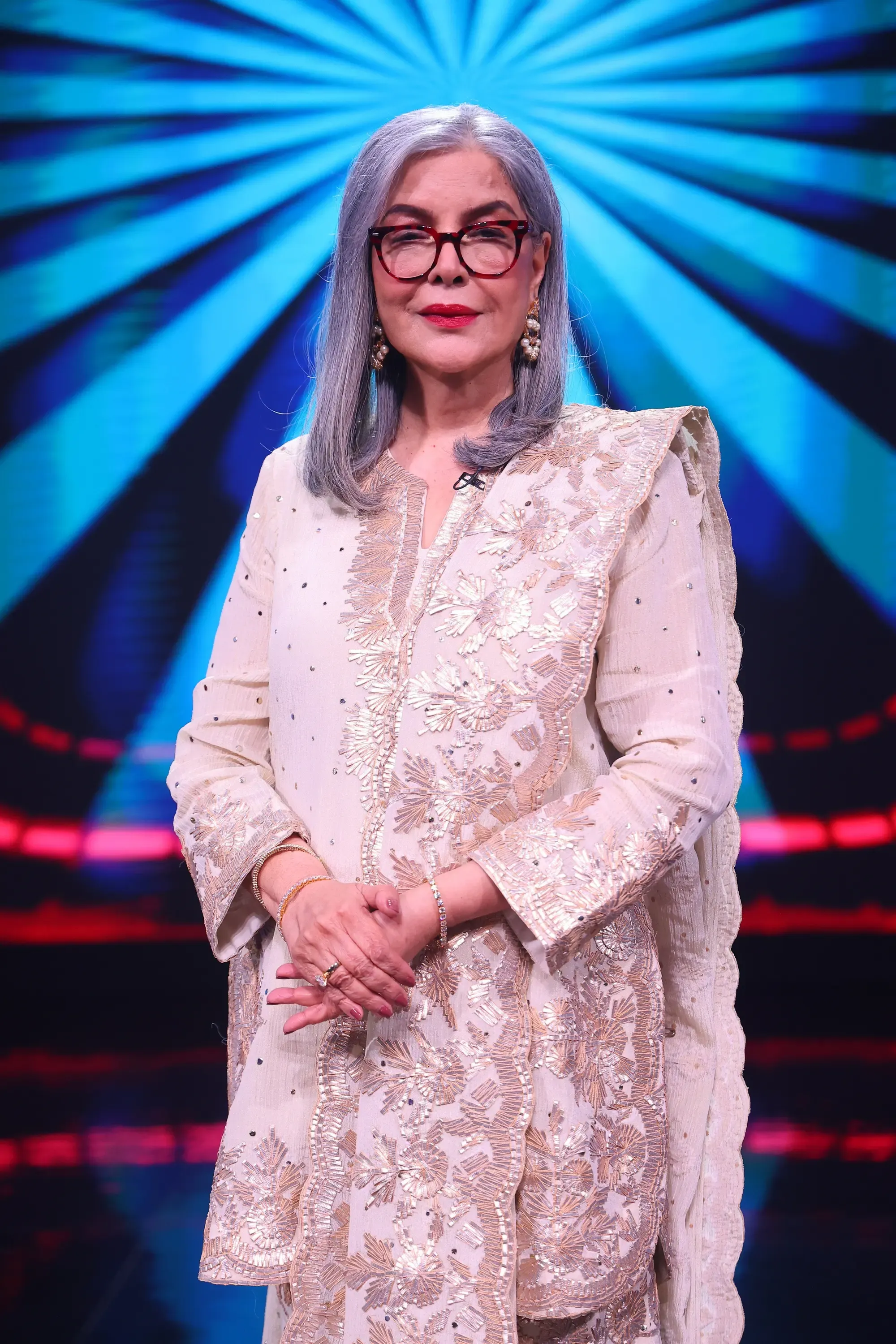 How Did Zeenat Aman Honor Dharmendra on ‘Indian Idol’?
