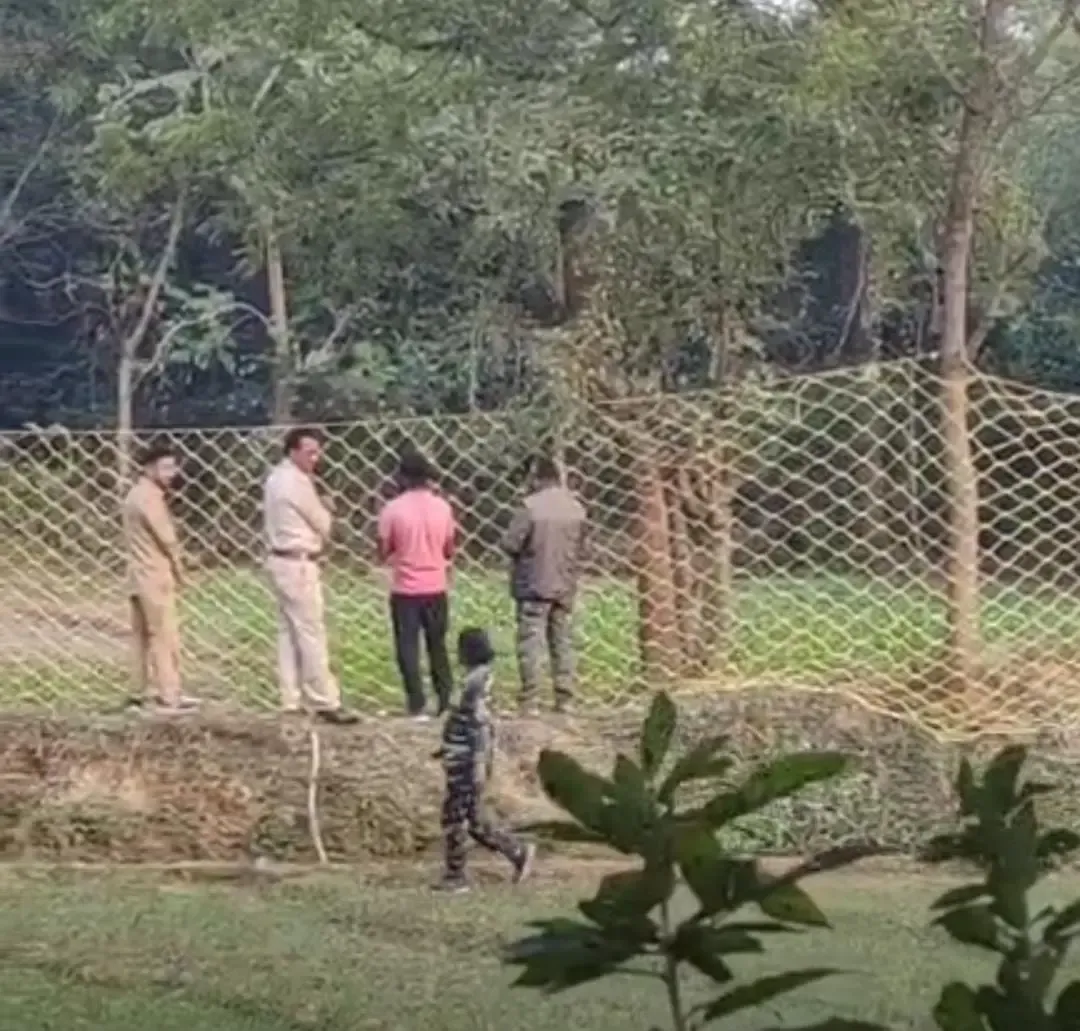 Zeenat Approaches West Bengal's Tourist Hub, Foresters on Edge