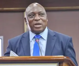 Zimbabwe's Central Bank to Uphold Strict Monetary Policy for Economic Growth