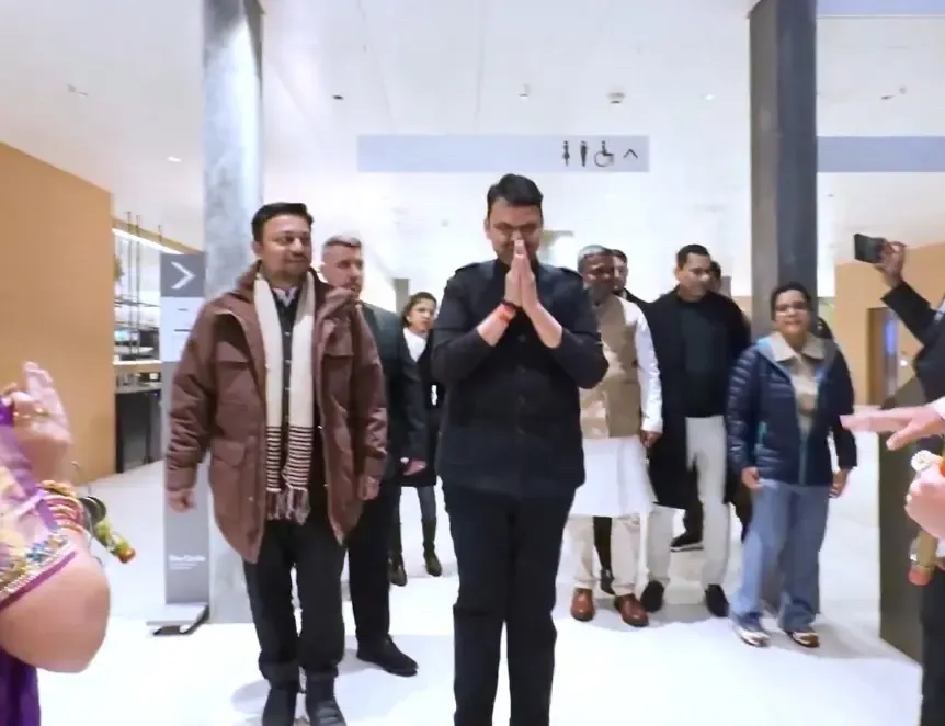 क्या ज्यूरिख पहुंचे सीएम देवेंद्र फडणवीस ने मेहनती और विश्वसनीय होने की बात कही?